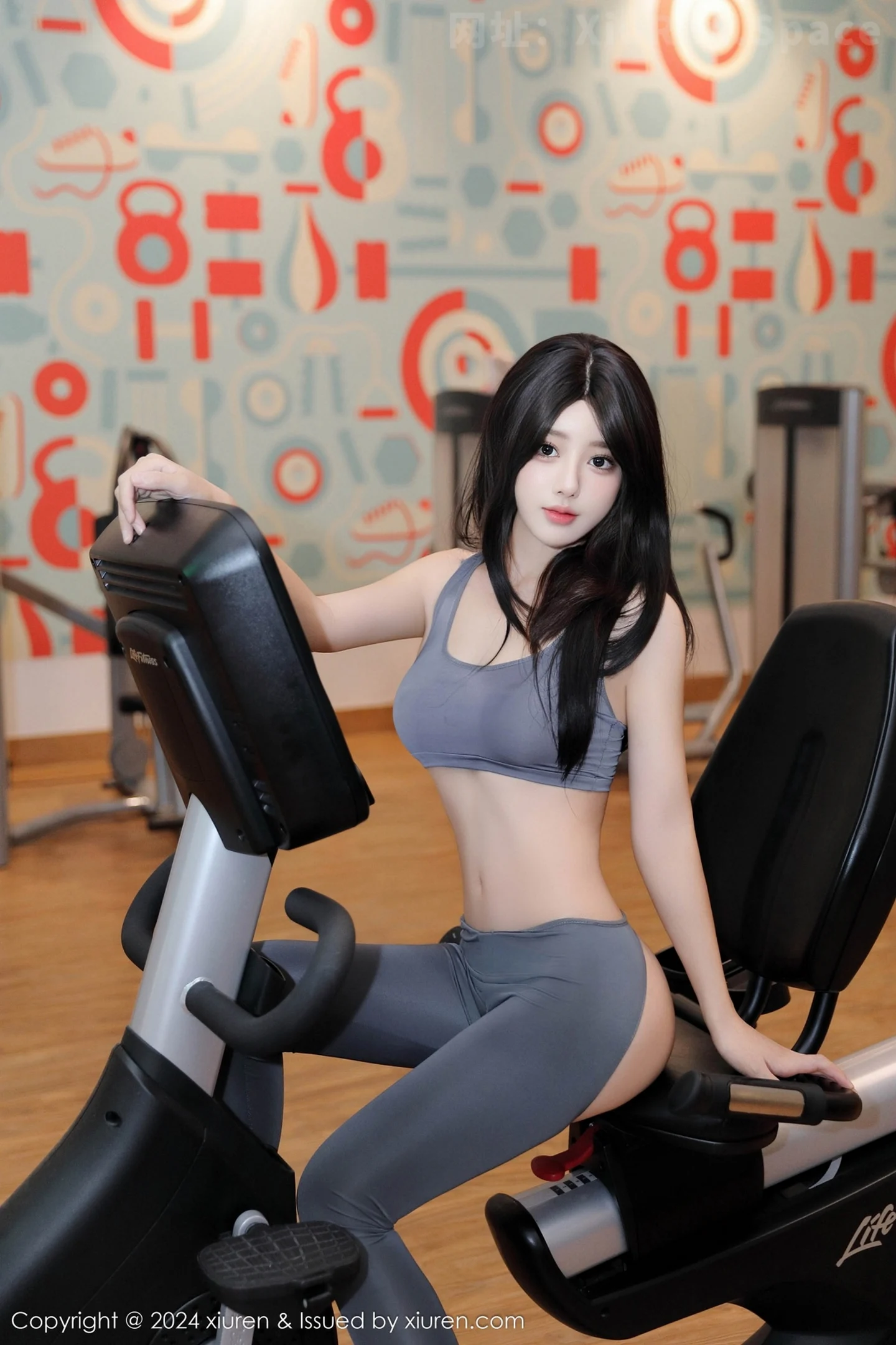 图片[2]-[XiuRen秀人网] VOL.9187 模特桃妖夭健身馆场景性感灰色运动服饰露浑圆翘臀撩人诱惑写真78P-秀人网官方网站